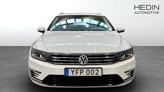 Volkswagen Passat 2017 photo 2