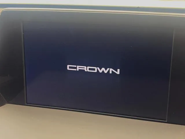 Toyota Crown 2019 photo 3