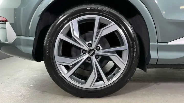 Audi Q4 E-Tron photo 5