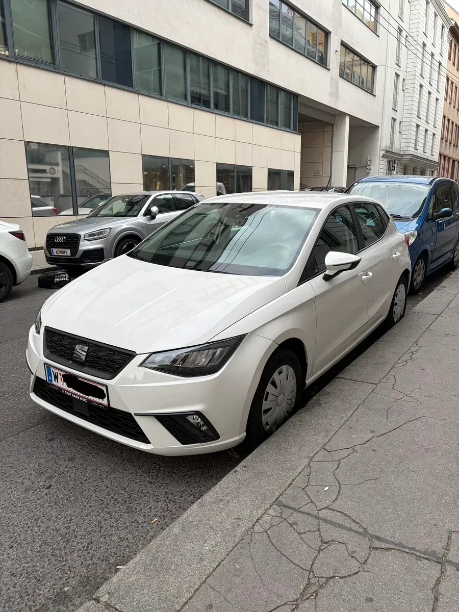 Seat Ibiza 2024 photo 2