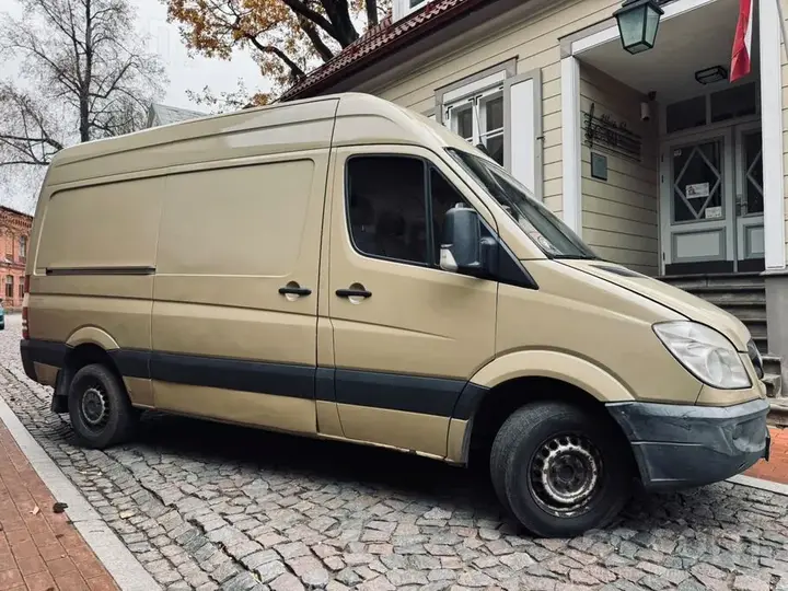Mercedes-Benz Sprinter 2011 photo 2