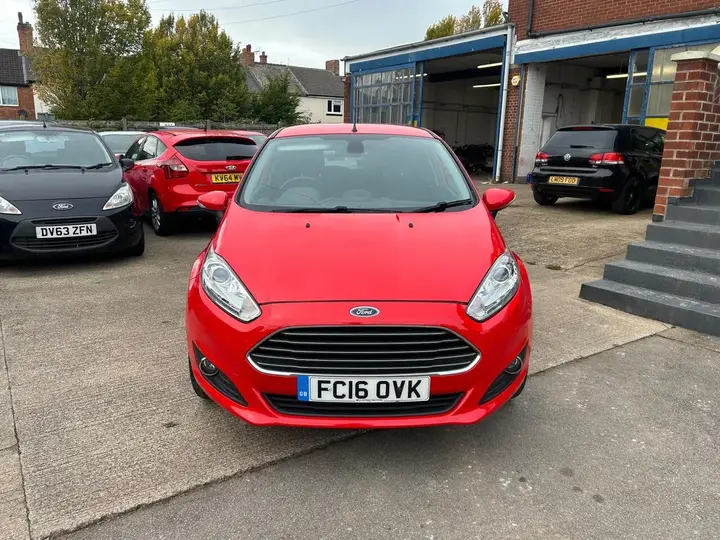 Ford Fiesta 2016 photo 2