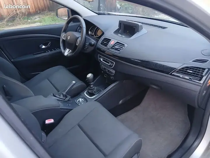 Renault Megane 2011 photo 3