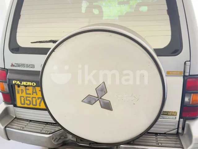 Mitsubishi Pajero 1986 photo 2