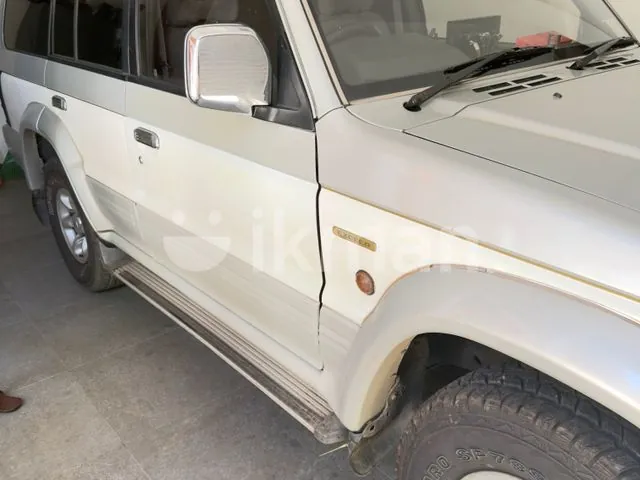 Mitsubishi Pajero 1986 photo 4