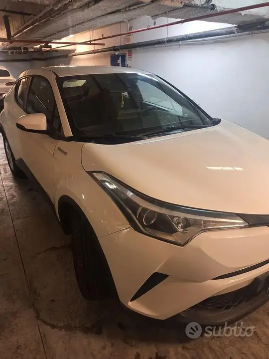 Toyota C-Hr 2017 photo 4