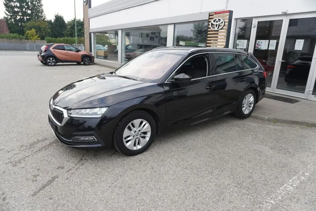 Skoda Octavia 2022 photo 2