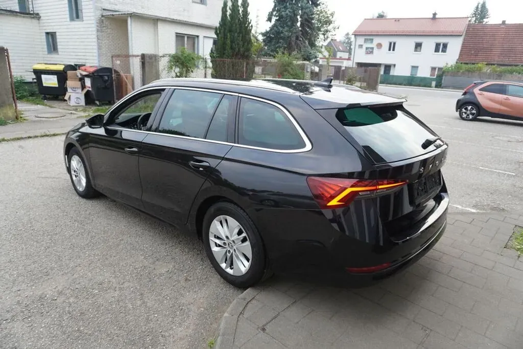 Skoda Octavia 2022 photo 3