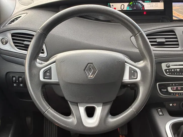 Renault Scénic 2012 photo 2