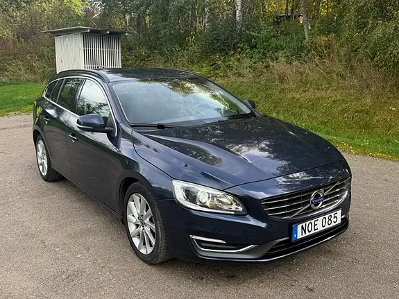 Volvo V60 2015 photo 2