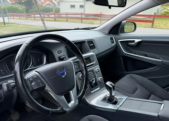 Volvo V60 2015 photo 5