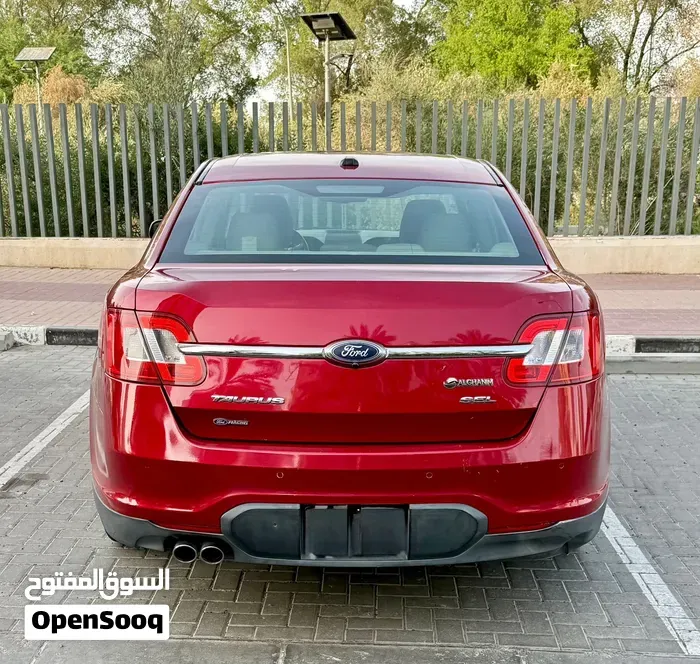 Ford Taurus 2011 photo 4