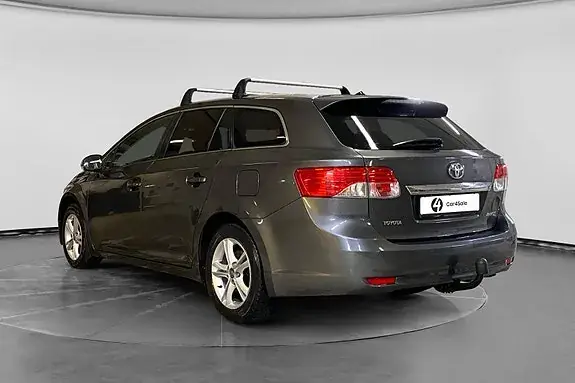 Toyota Avensis 2013 photo 3