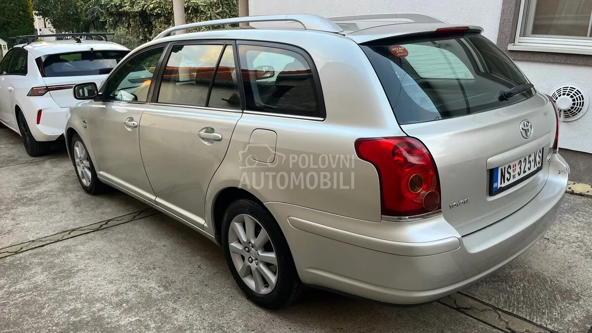 Toyota Avensis 2003 photo 4