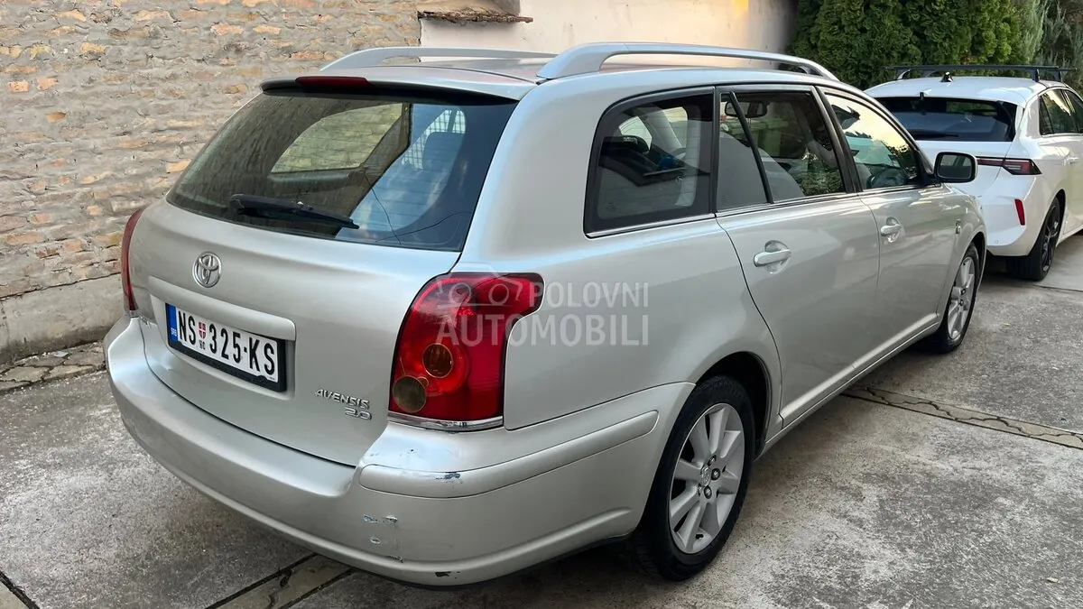 Toyota Avensis 2003 photo 3