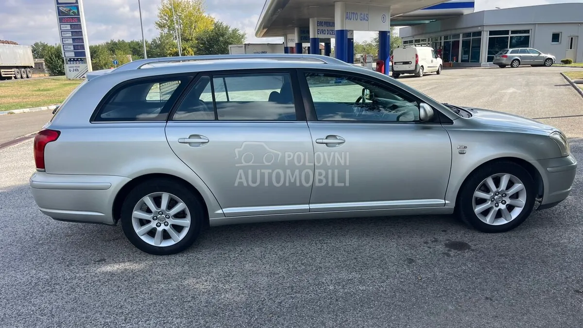 Toyota Avensis 2003 photo 5