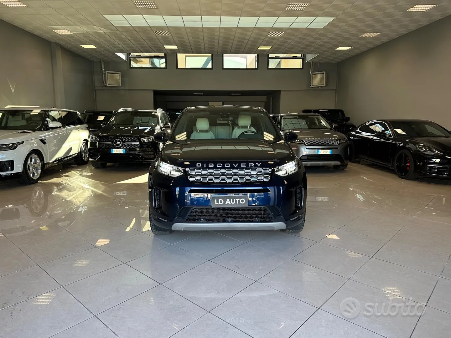 Land Rover Discovery Sport 2020 photo 2