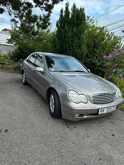 Mercedes-Benz C 220
