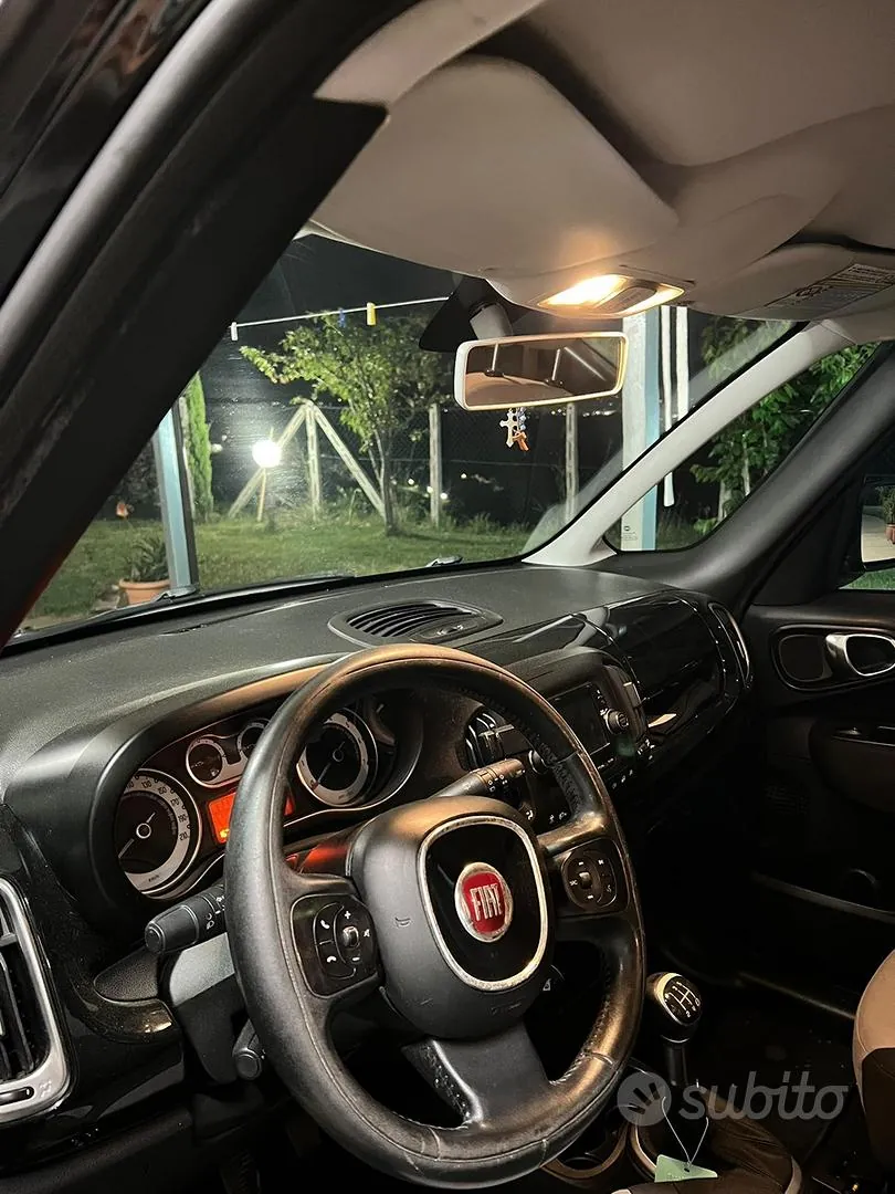 Fiat 500L 2013 photo 2