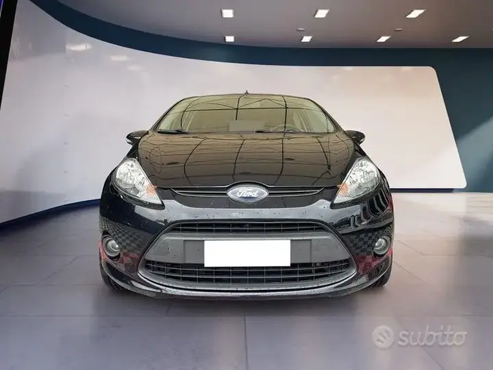 Ford Fiesta 2011 photo 2
