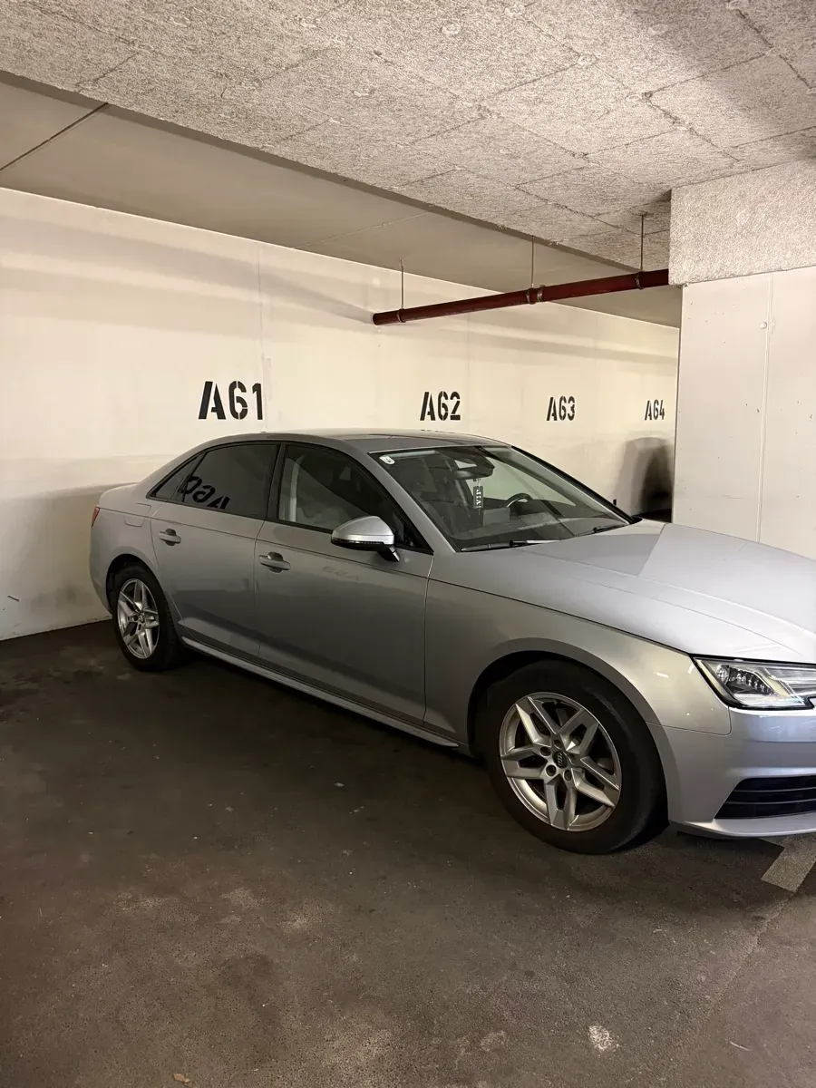 Audi A4 2015 photo 2
