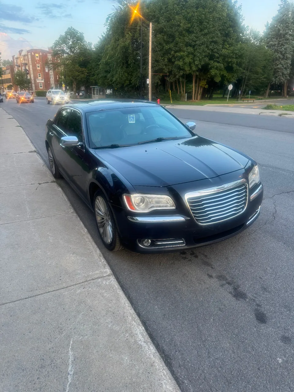 Chrysler 300 2011 photo 5