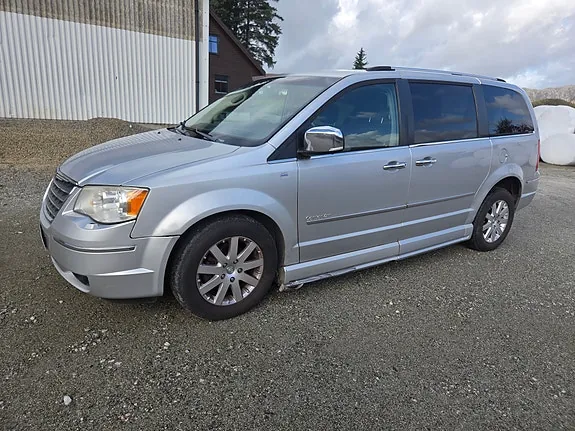Chrysler Grand Voyager 2010 photo 2