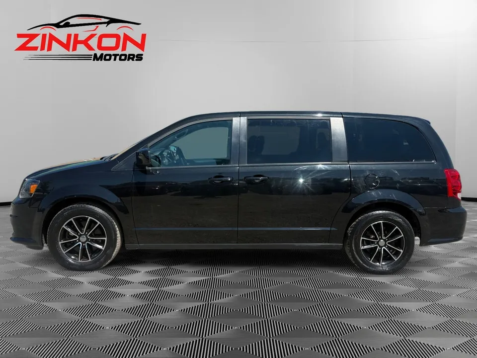 Dodge Grand Caravan 2018 photo 2