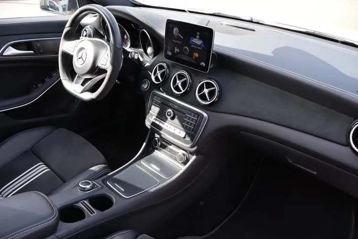 Mercedes-Benz Cla 2017 photo 2