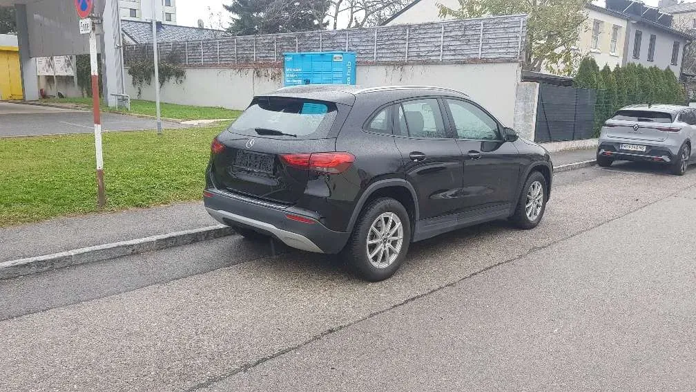 Mercedes-Benz Gla Class 2022 photo 2