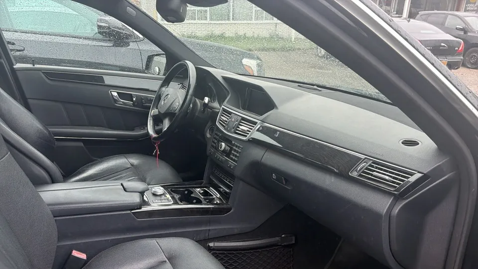 Mercedes-Benz E-Class 2010 photo 4