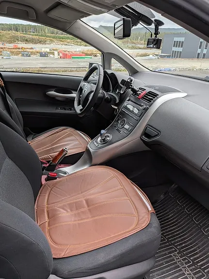 Toyota Auris 2010 photo 5