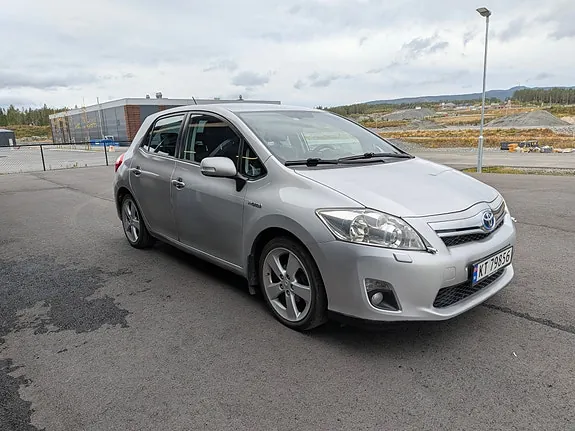 Toyota Auris 2010 photo 2