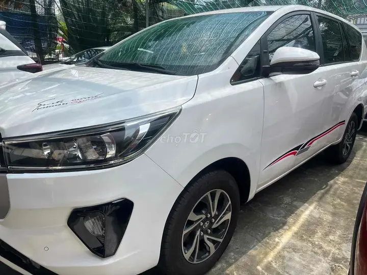 Toyota Innova 2022 photo 4