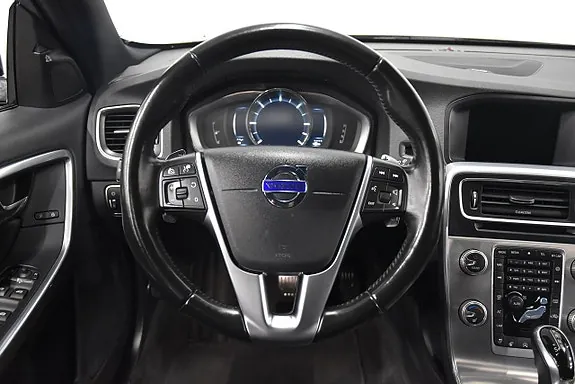 Volvo V60 Cross Country 2017 photo 2
