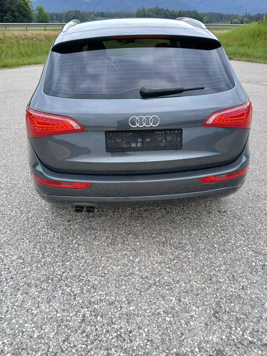 Audi Q5 2010 photo 2