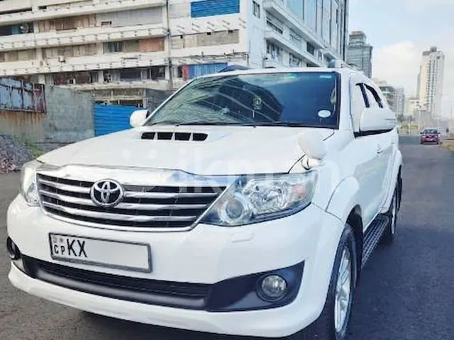Toyota Fortuner 2013 photo 2