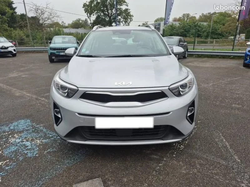 Kia Stonic 2023 photo 2