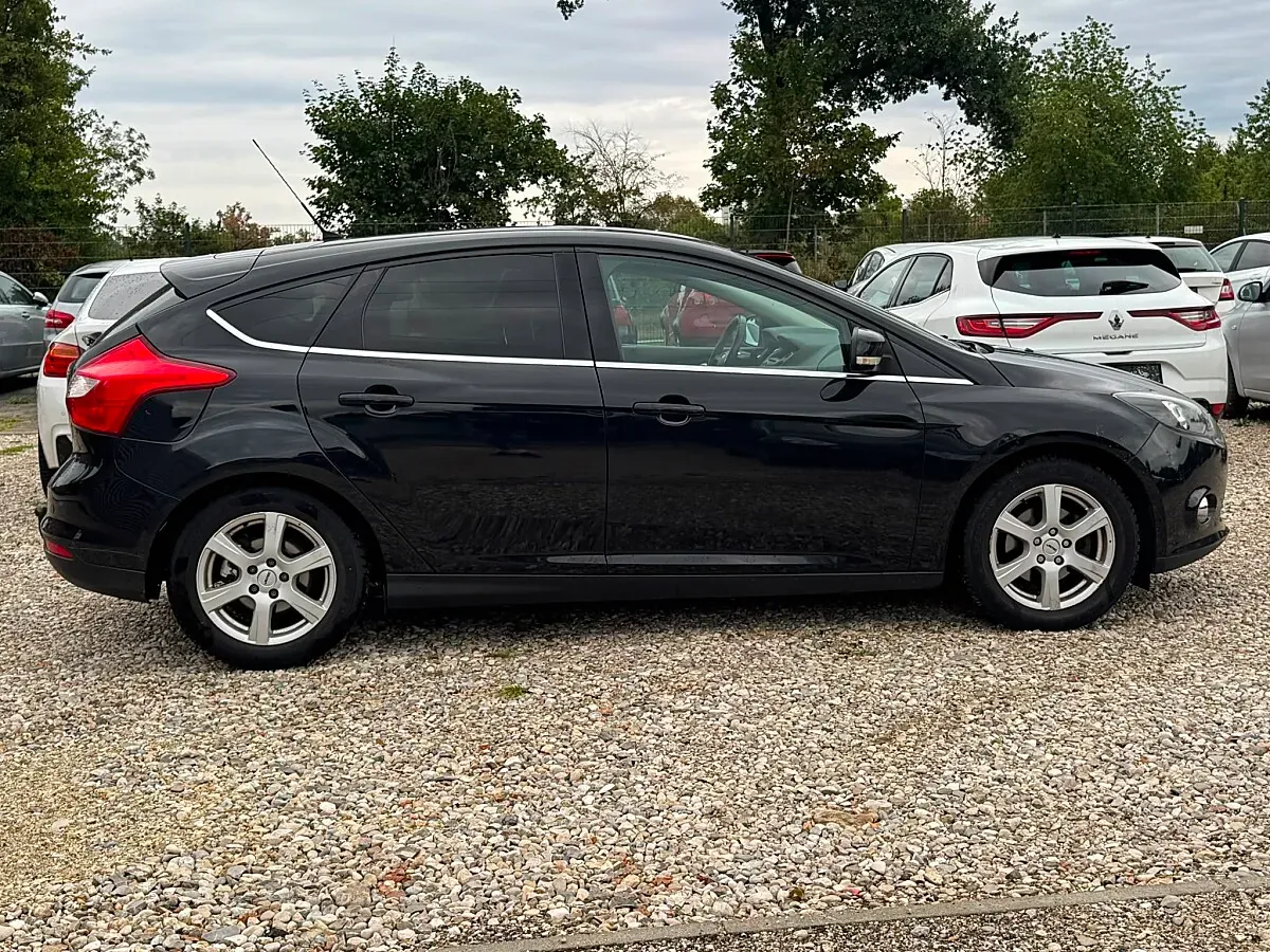 Ford Focus 2012 photo 3