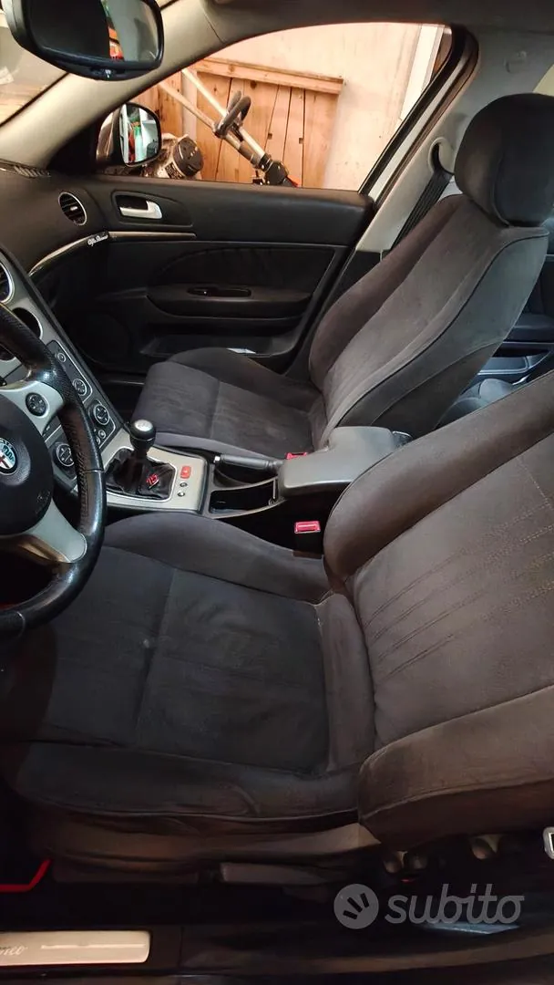 Alfa Romeo 159 2009 photo 5