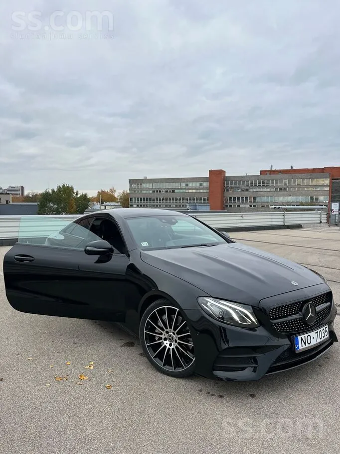 Mercedes-Benz E-Class 2017 photo 4