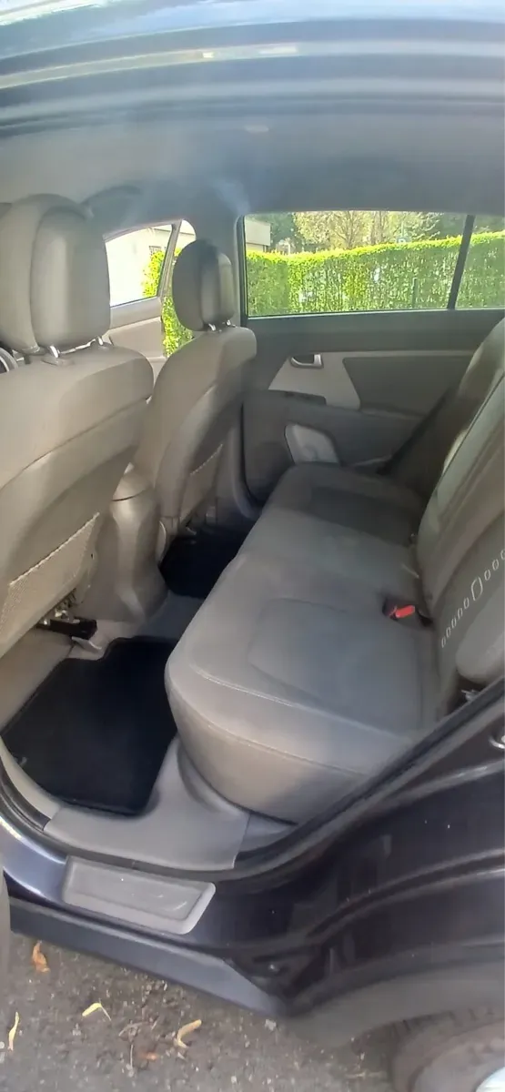 Kia Sportage 2011 photo 2
