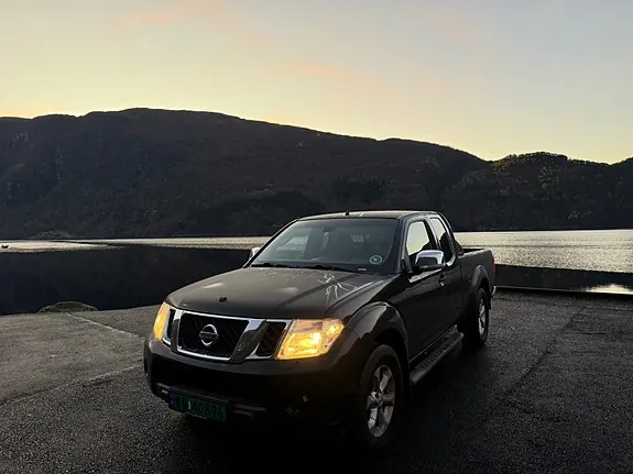 Nissan Navara 2011 photo 5