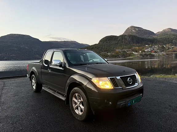 Nissan Navara 2011 photo 2