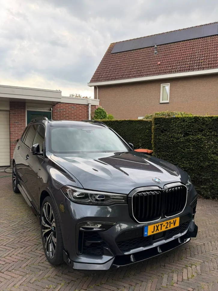BMW X7 2021 photo 2