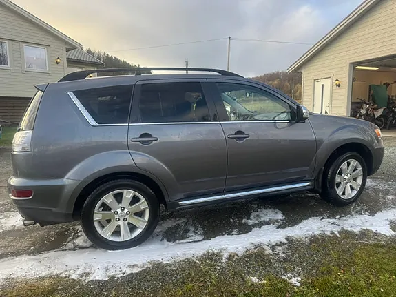 Mitsubishi Outlander 2011 photo 4