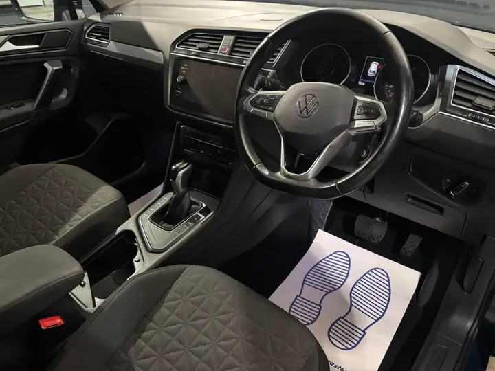 Volkswagen Tiguan 2022 photo 2