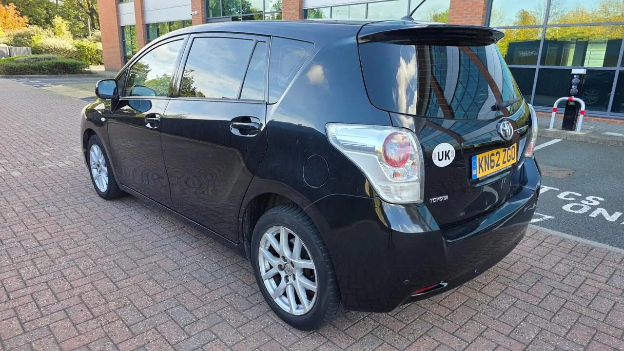 Toyota Verso 2012 photo 3