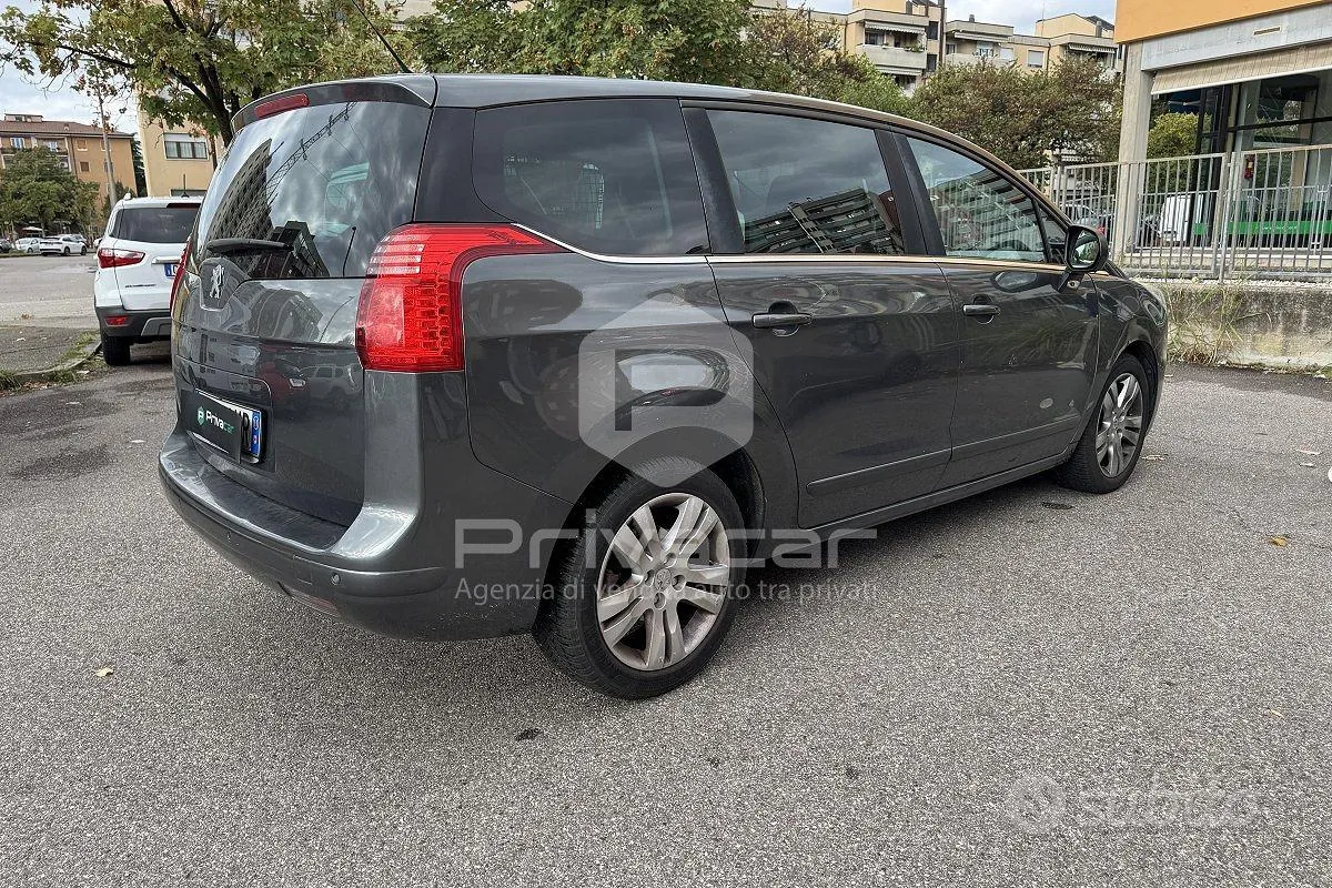 Peugeot 5008 2011 photo 5
