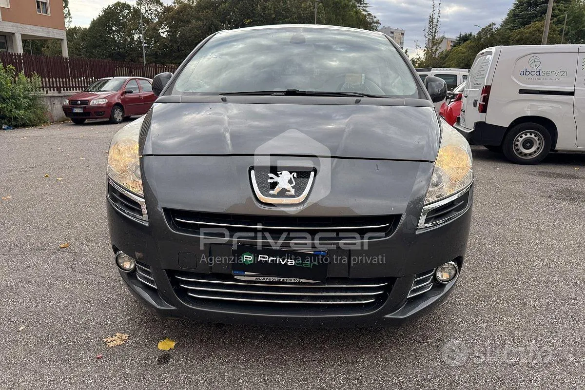 Peugeot 5008 2011 photo 2